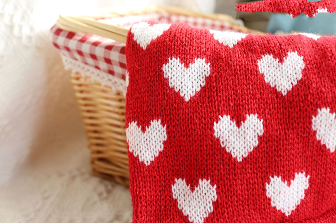 Warm Sweater Cat Christmas